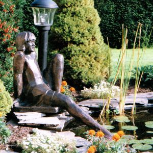 Ricky van Lint Amersfoort Vrouw bij vijver